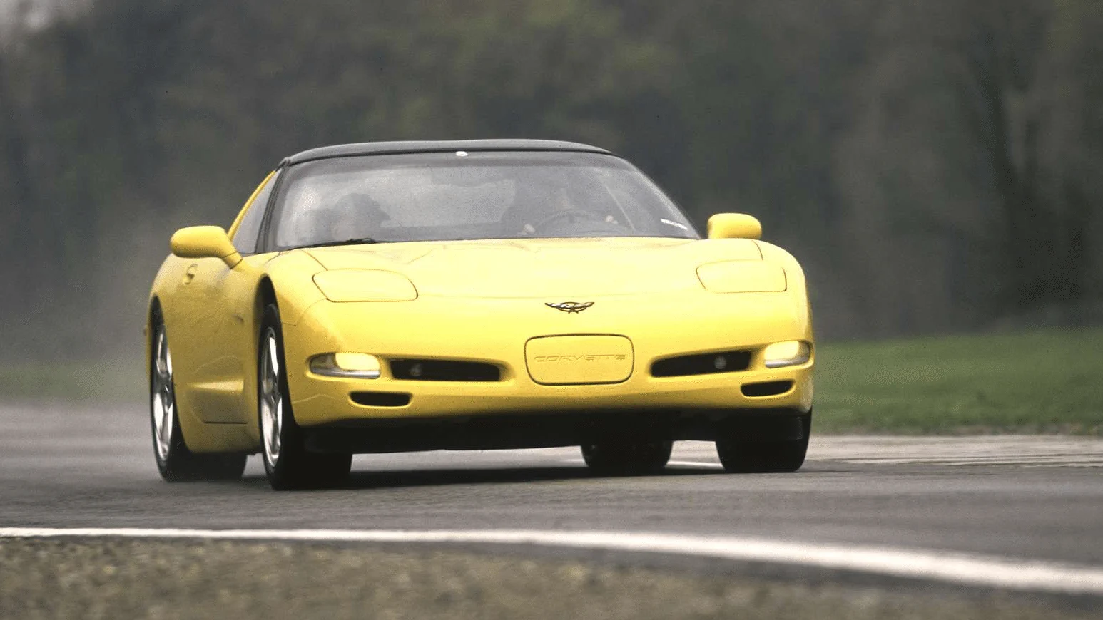 Corvette Generations/C5/C5 2003 Yellow front 2.webp